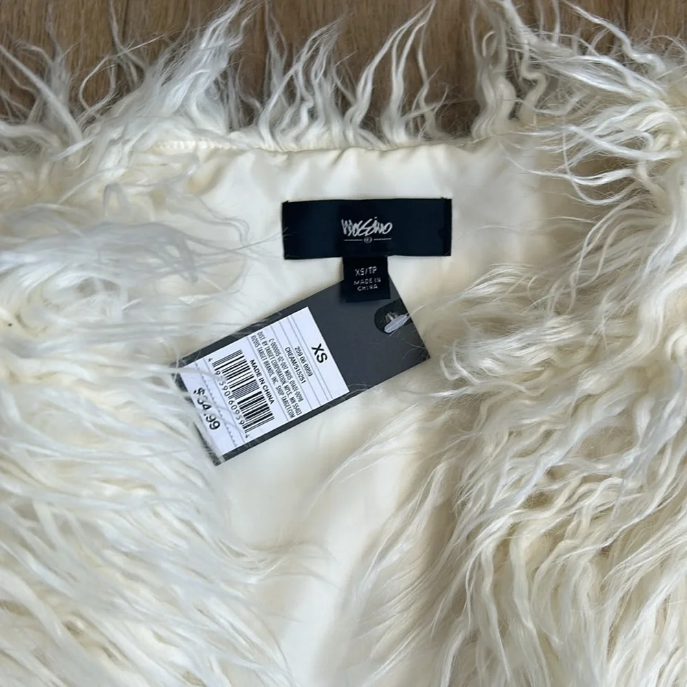 NWT Mossimo faux fur vest XS - Picture 2 of 5
